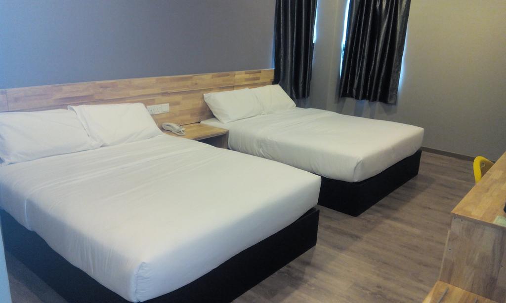 Hotel Suria 18 3*